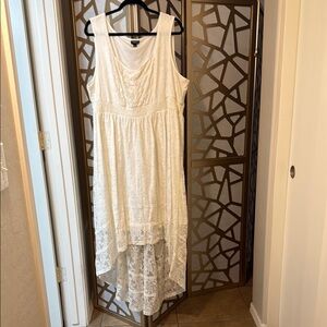 Torrid size 4 Elegant White Lace Dress hi low dress no tags but never worn